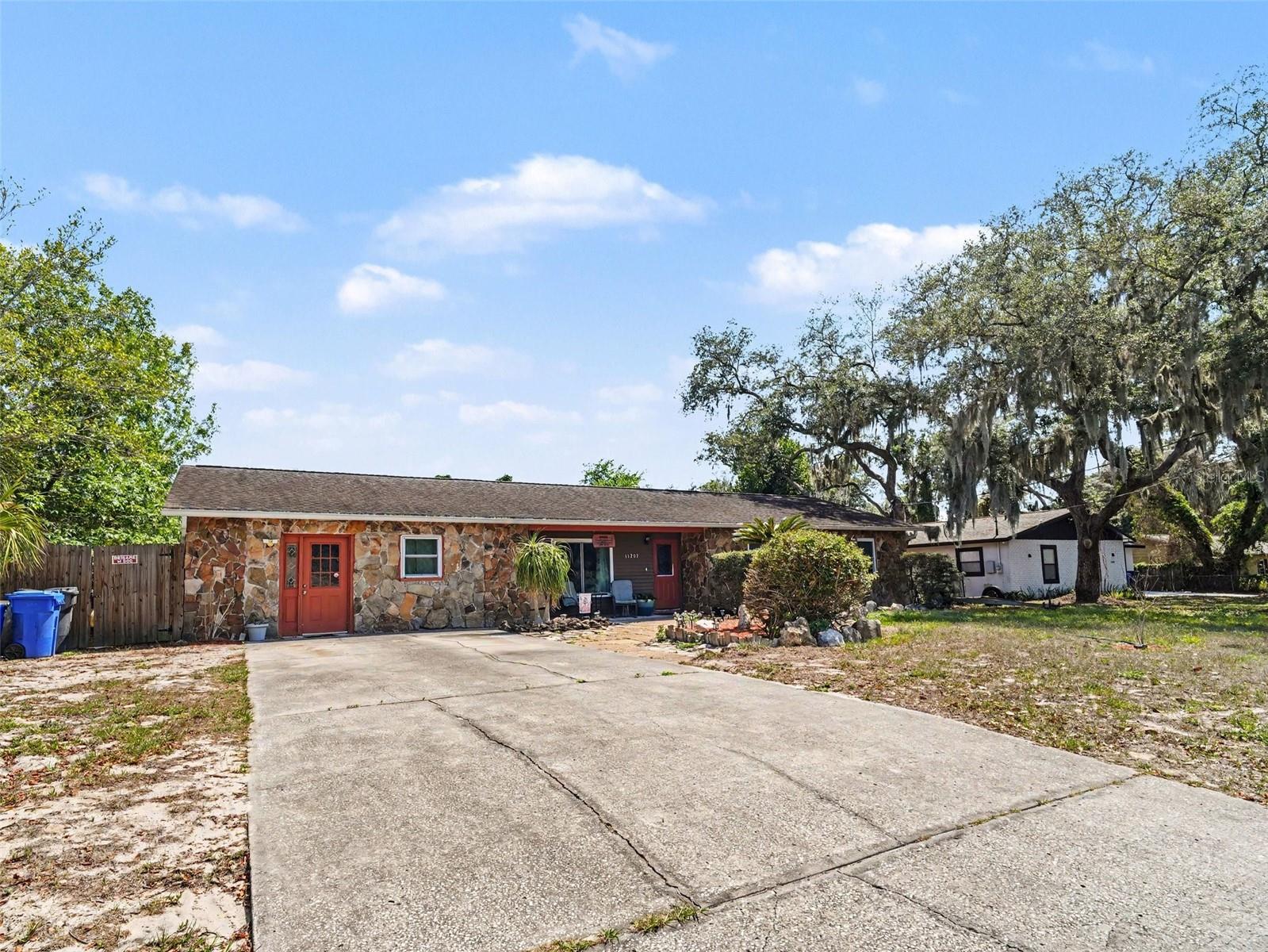 11207 CREEKVIEW DR