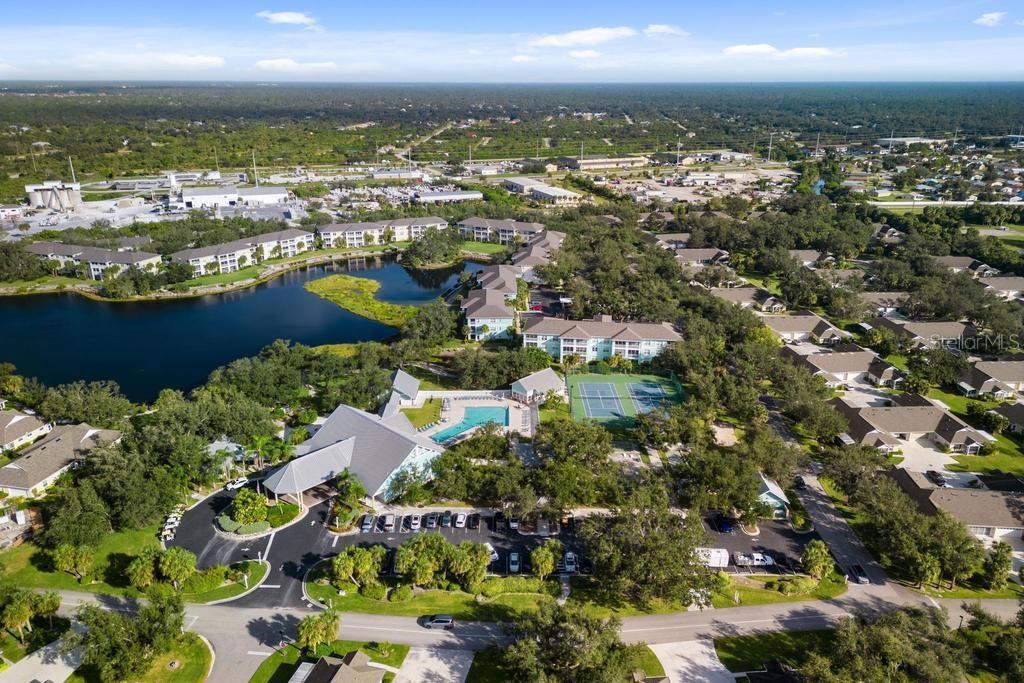 WATERS EDGE HERITAGE OAK PARK - Residential