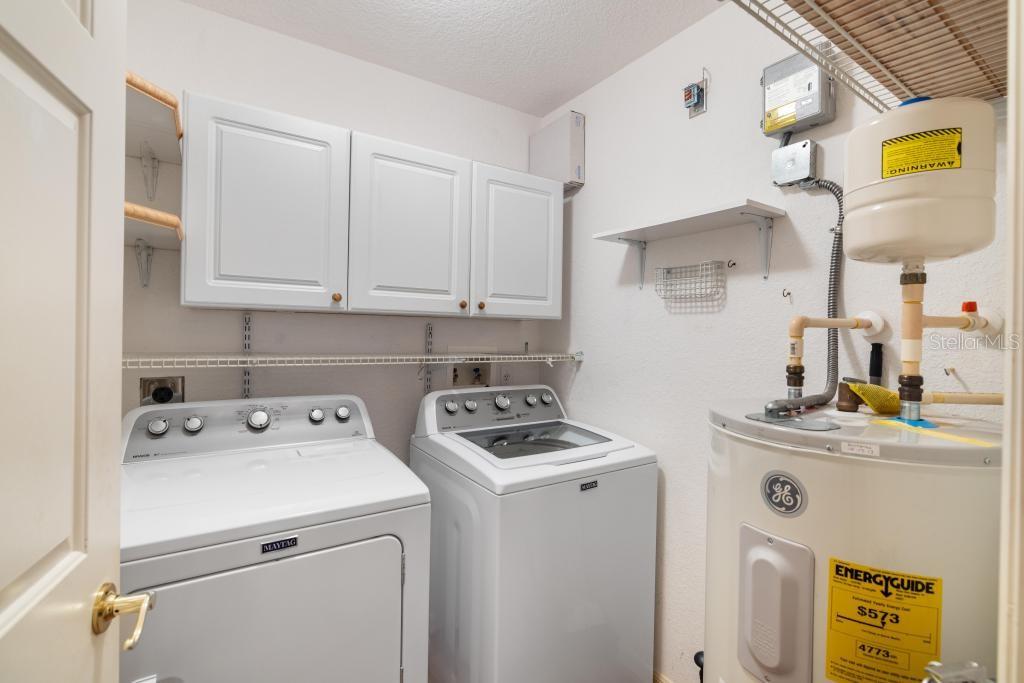 WATERS EDGE HERITAGE OAK PARK - Residential