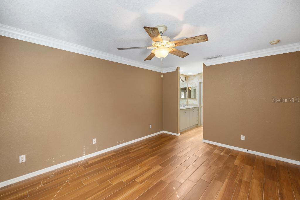 WATERS EDGE HERITAGE OAK PARK - Residential