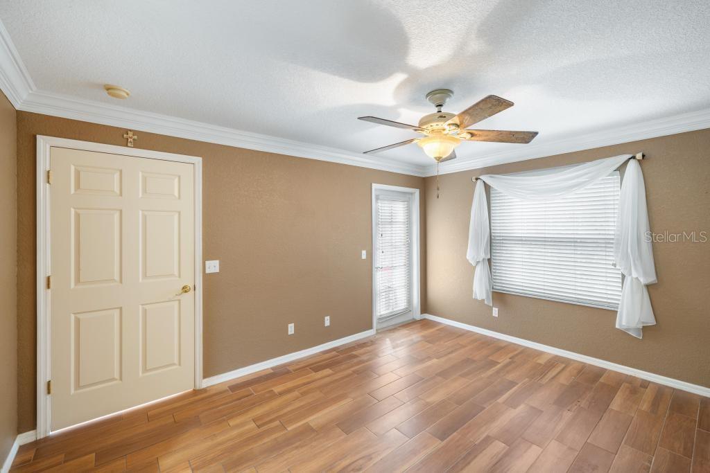 WATERS EDGE HERITAGE OAK PARK - Residential