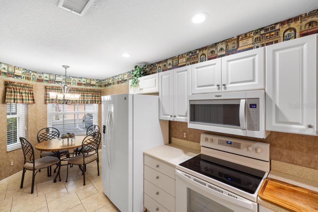 WATERS EDGE HERITAGE OAK PARK - Residential