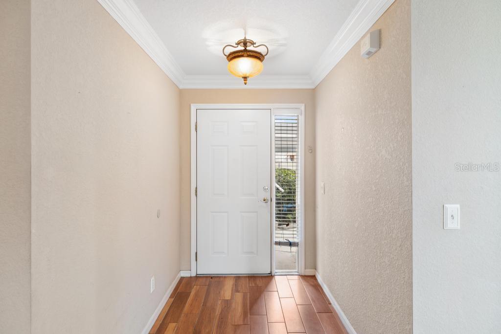 WATERS EDGE HERITAGE OAK PARK - Residential