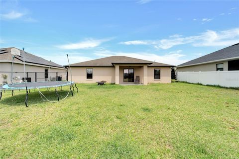 A home in AUBURNDALE