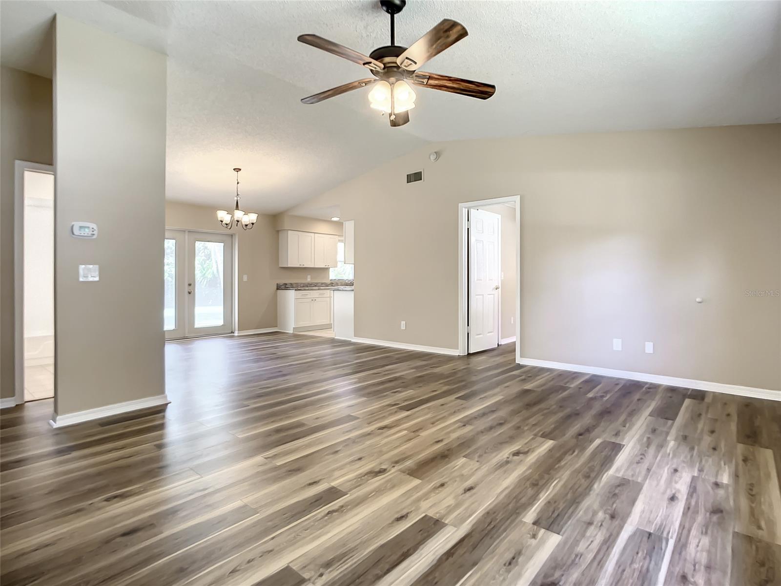 Florida Shores 01 - Residential