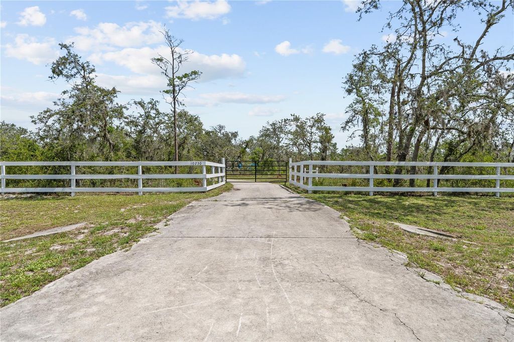 Photo of 10230 289th Street E, Myakka City, FL 34251 (MLS # OM703500)