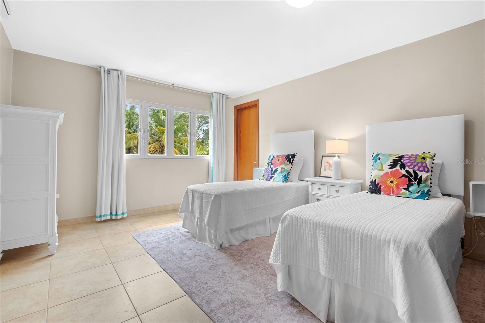 DORADO BEACH EAST - Residential