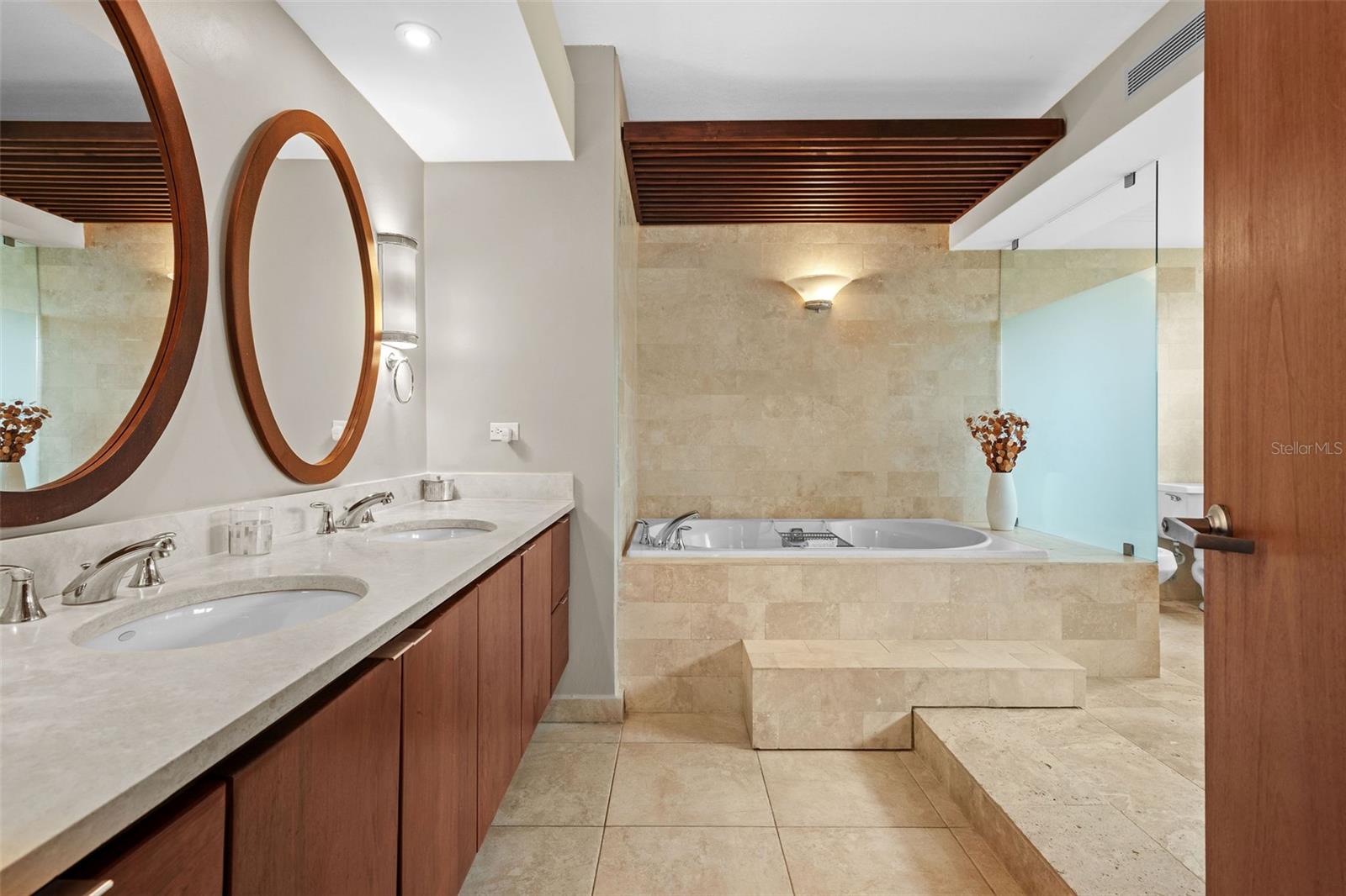 DORADO BEACH EAST - Residential