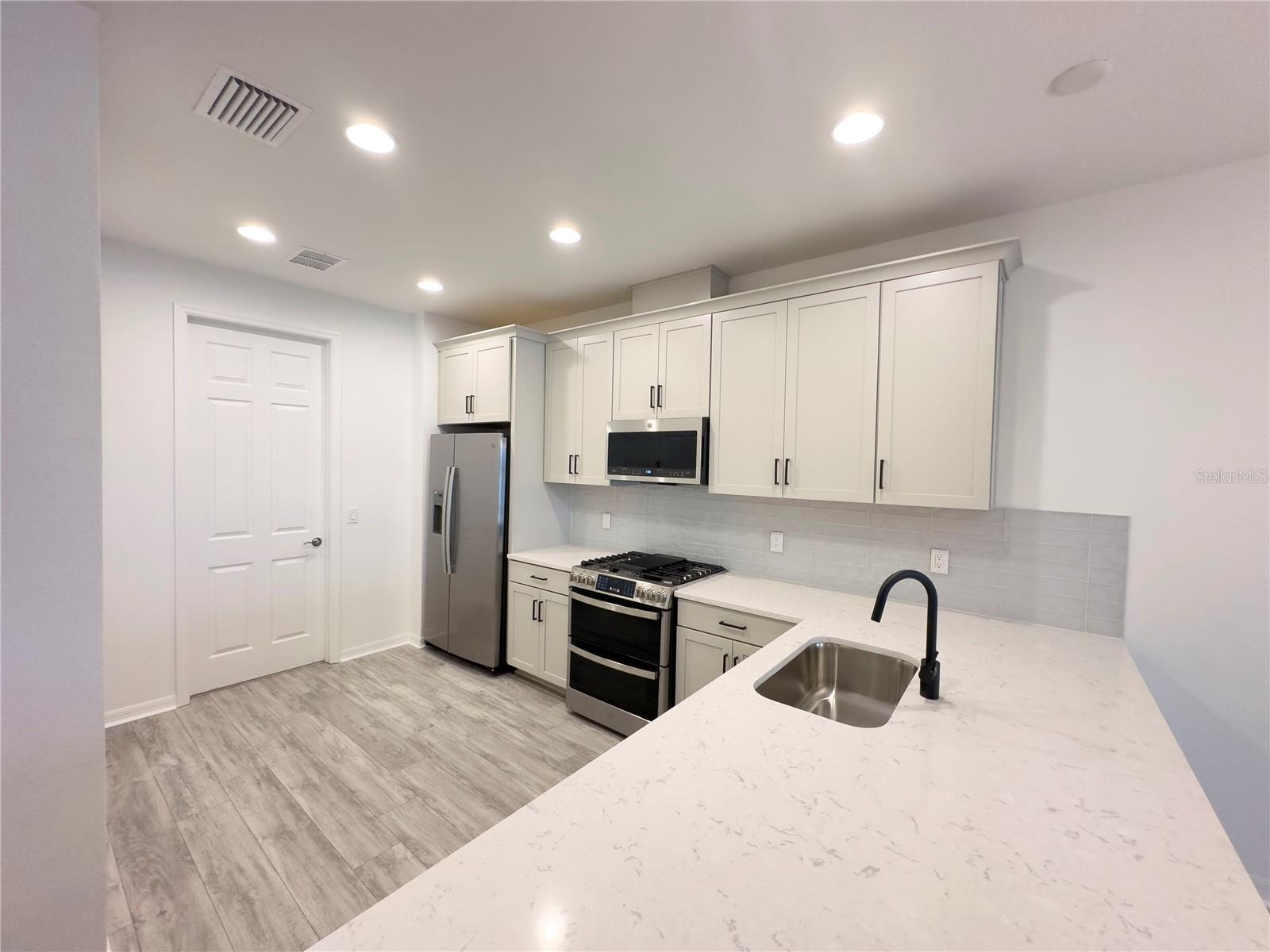 SWEETWATER AT LAKEWOOD RANCH PH I & II - Residential Lease