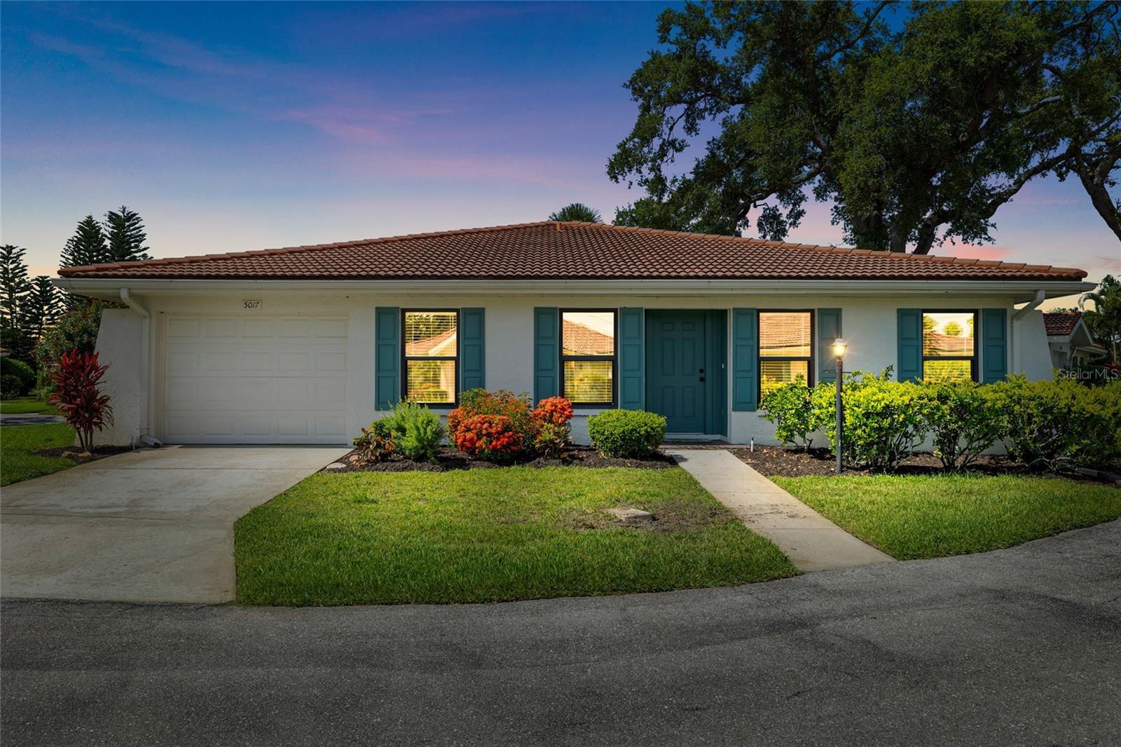 RARELY AVAILABLE—Fully Renovated & Detached Condo in Vivienda at The Meadows!
Welcome to this beautifully updated 2-bedroom + office, 2-bath, single-level villa in one of Sarasota’s most sought-after maintenance-free communities. Tucked away on a quiet street and just steps from the heated community pool, this stand-alone residence offers the comfort of a single-family home with the convenience of condo living.
No detail was overlooked in the 2025 renovations:
?? Hurricane-rated windows for peace of mind; 145mph
?? Quartz countertops & custom pull-out cabinetry in the kitchen
?? All-new appliances & canned lighting throughout
?? Backlit mirrors, new vanities & updated tile in both baths
?? Closet organizers, modern AC vents & fresh paint throughout
?? Epoxy garage floor, new lanai flooring & new blinds
The layout features a spacious eat-in kitchen, formal dining area, dedicated office/den, and a screened lanai for enjoying Sarasota’s tropical lifestyle. An attached 1-car garage adds to the convenience.
Vivienda is part of The Meadows, a vibrant, 1,650-acre master-planned community with miles of shaded walking trails, 85 lakes, and optional country club memberships offering golf, tennis, fitness, and social activities. Located just minutes to UTC Mall, Benderson Park, downtown Sarasota, and world-renowned Gulf beaches.
?? HOA handles exterior maintenance including the roof (reserves in place), and homes are repainted every 7 years (last done ~4 years ago).
?? Pet-friendly and investor-friendly policies (confirm current restrictions with association).
If you’re seeking a fully updated, low-maintenance home in a peaceful, centrally located community — this is the one