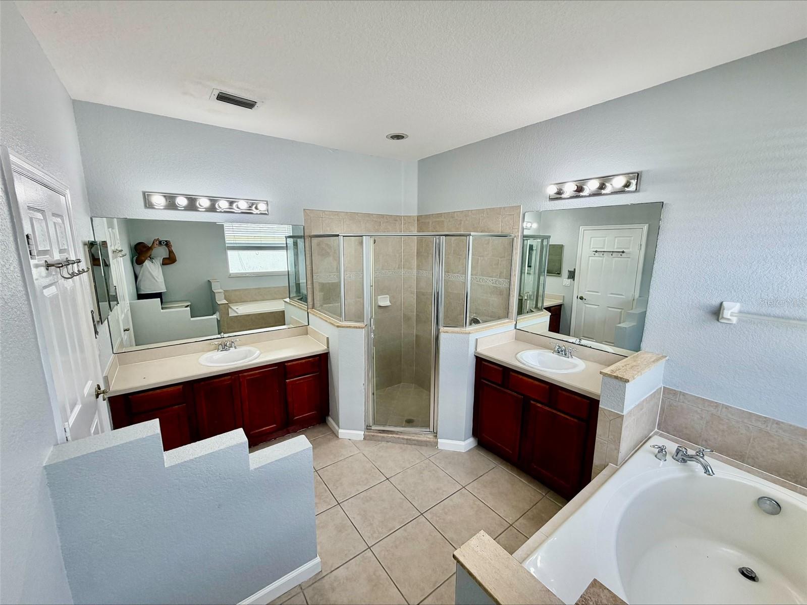 3511 MAPLE RIDGE LOOP