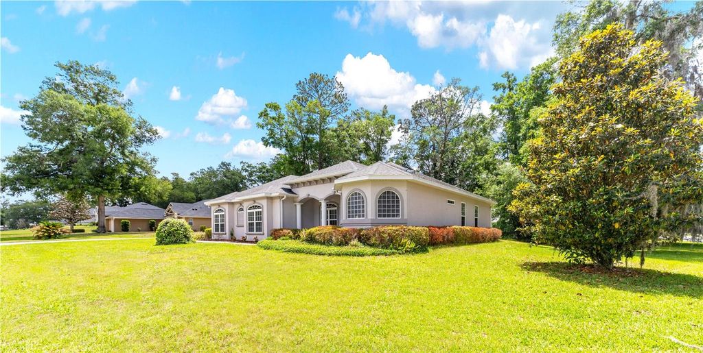 Photo of 4518 SE 33rd Place, Ocala, FL 34480 (MLS # O6395385)