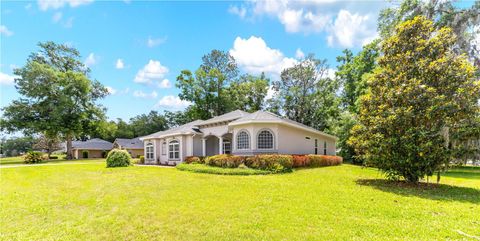 Photo of 4518 SE 33rd Place, Ocala, FL 34480 (MLS # O6395385)
