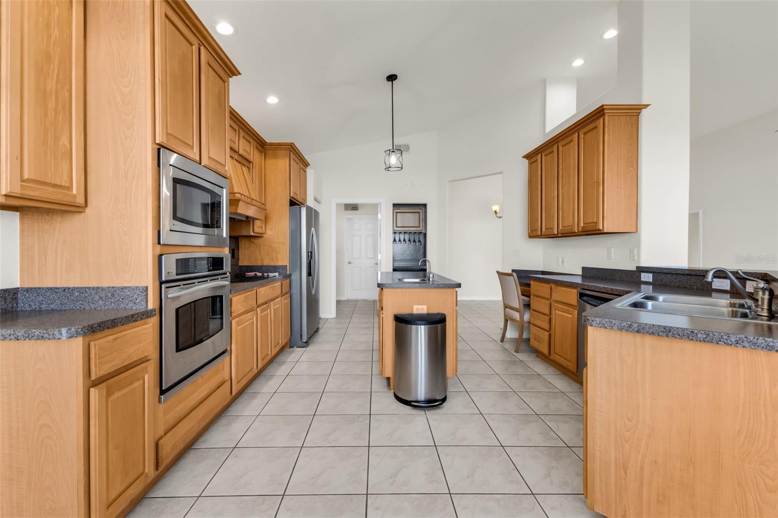 KINGSGATE PH 03 - Residential