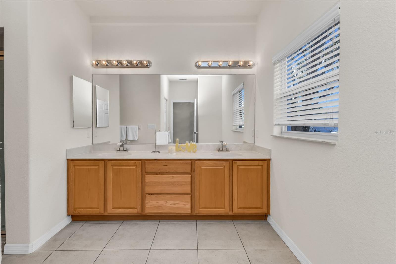 KINGSGATE PH 03 - Residential