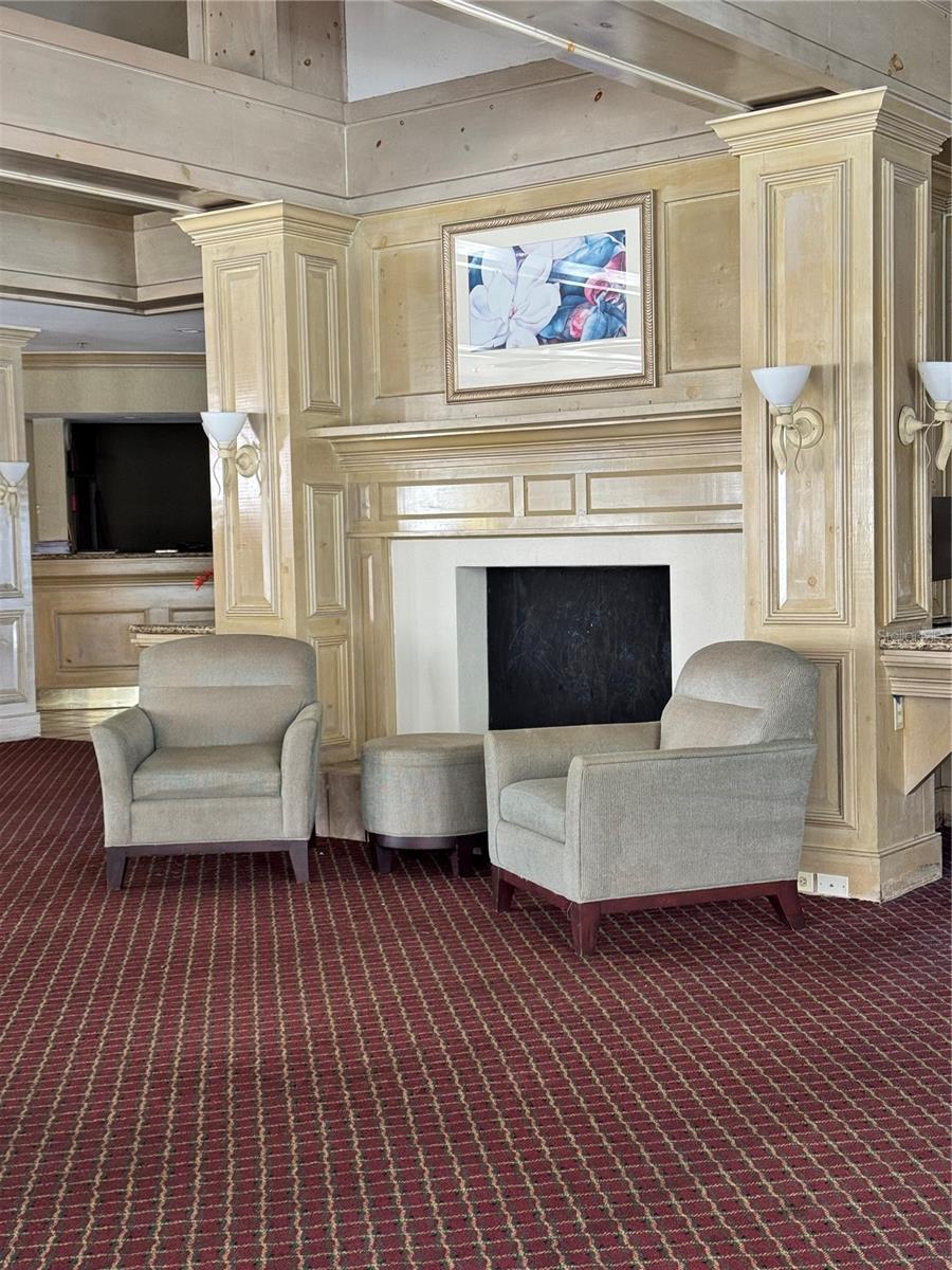 PARKWAY PALMS RESIDENCE MAINGATE - Residential