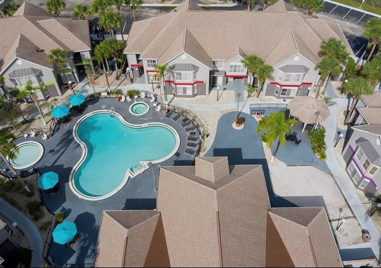 PARKWAY PALMS RESIDENCE MAINGATE - Residential