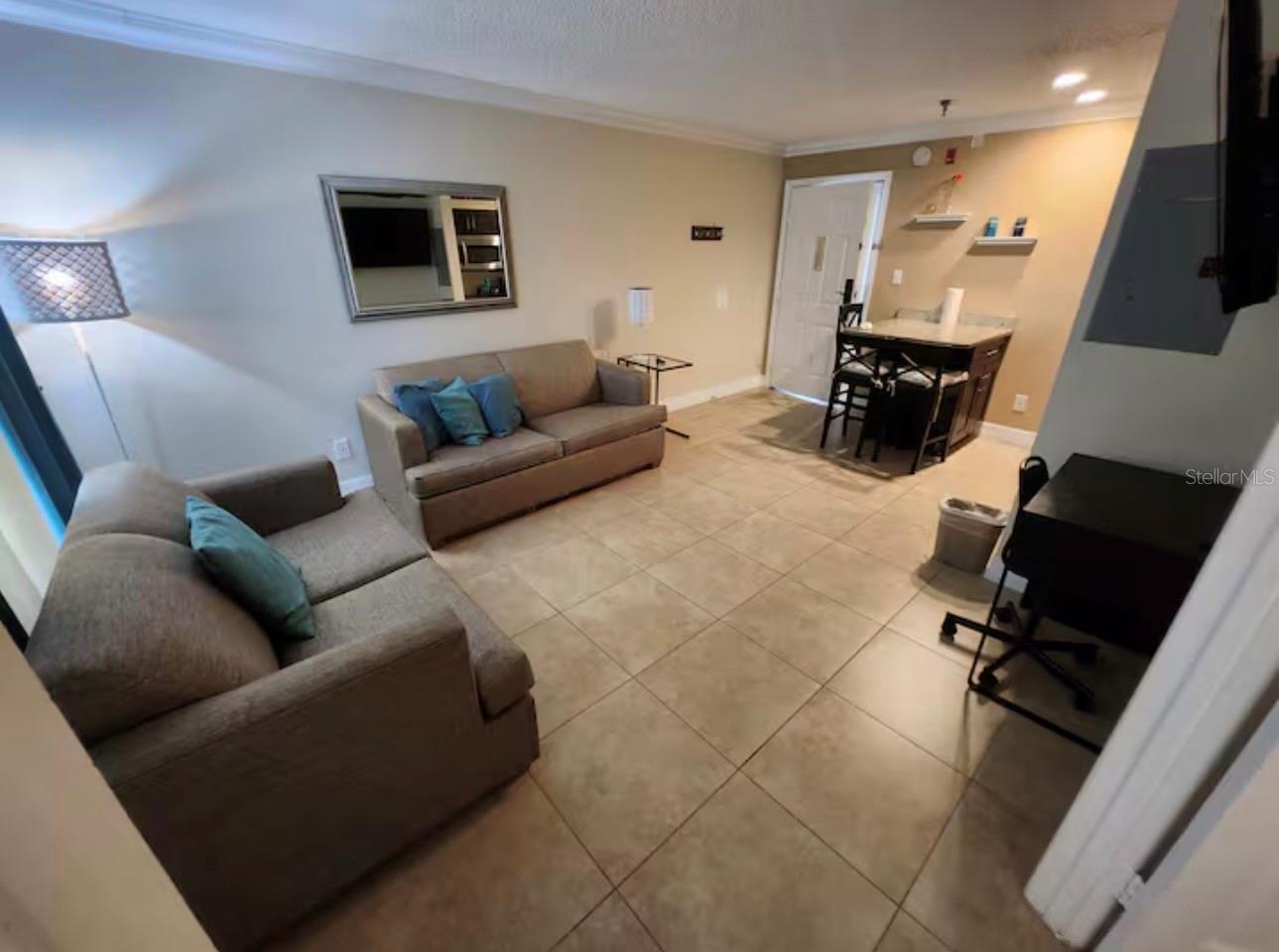 PARKWAY PALMS RESIDENCE MAINGATE - Residential