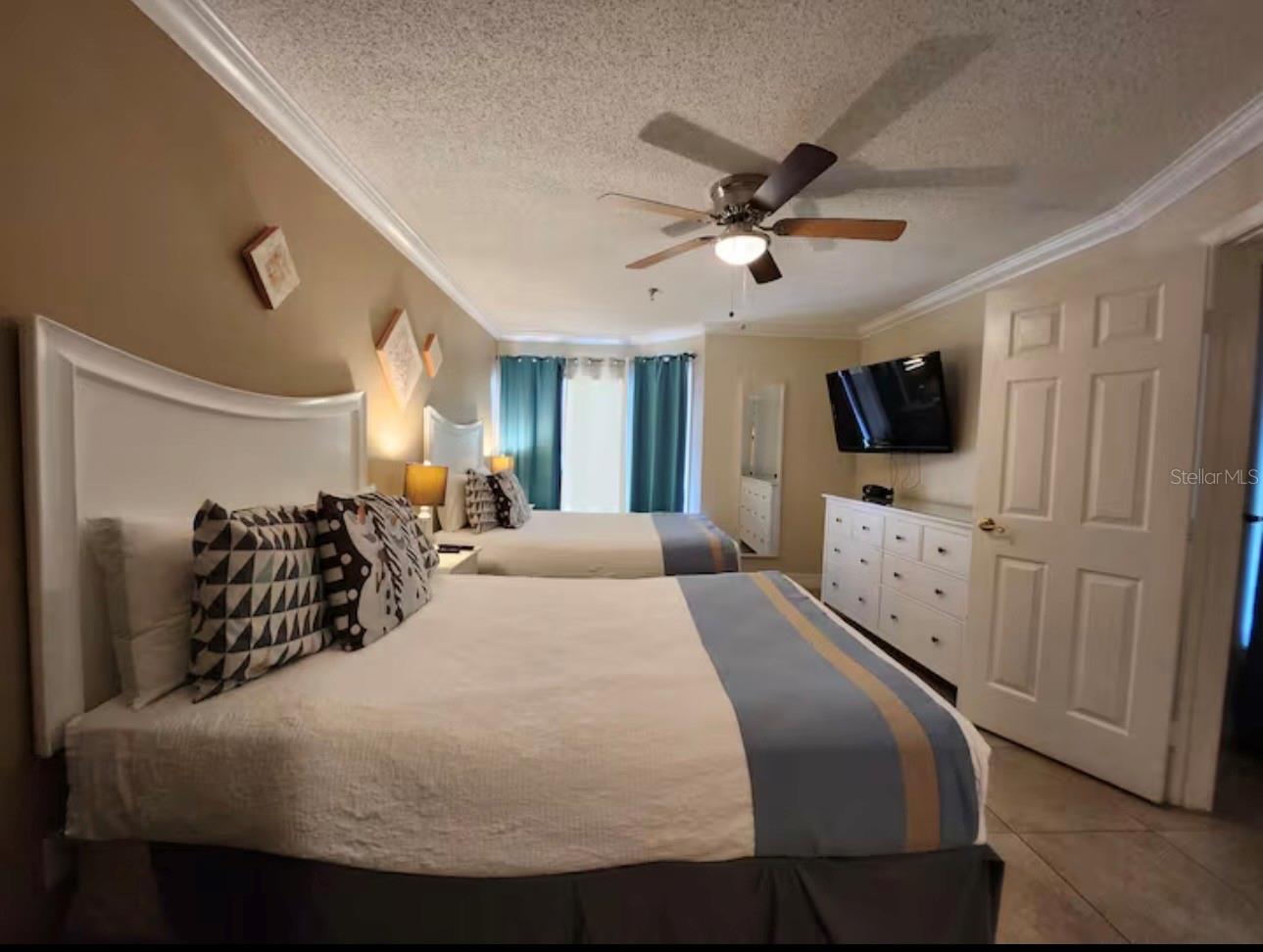 PARKWAY PALMS RESIDENCE MAINGATE - Residential