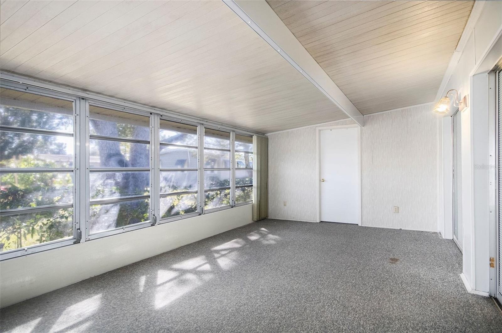 ZELLWOOD STATION - Residential