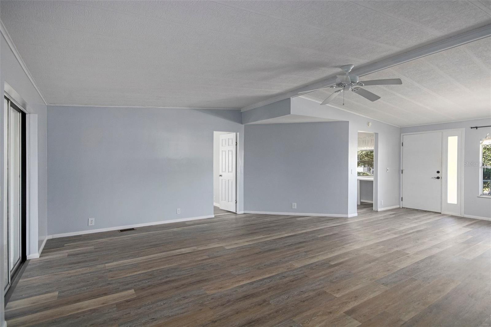 ZELLWOOD STATION - Residential