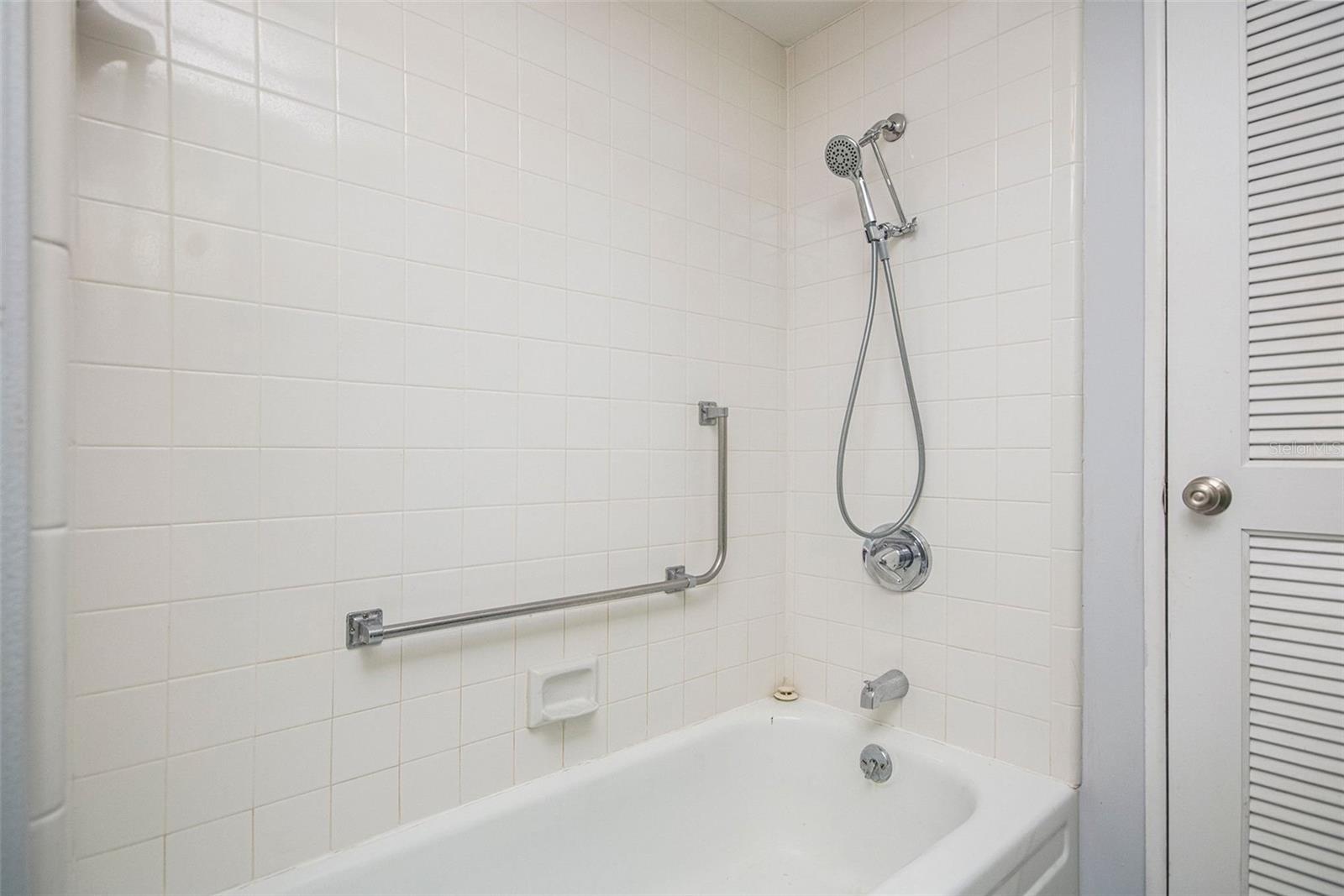 ZELLWOOD STATION - Residential