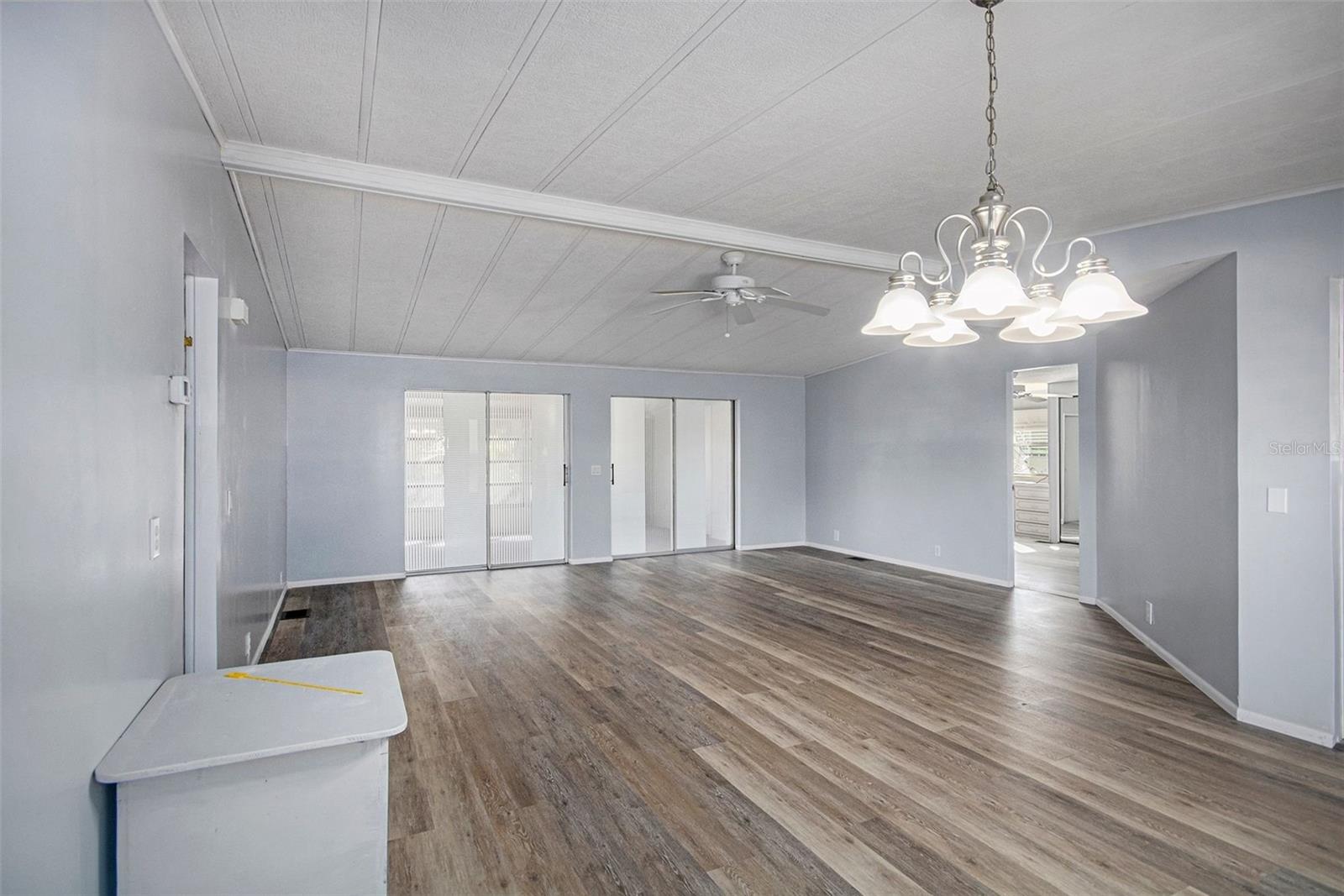 ZELLWOOD STATION - Residential