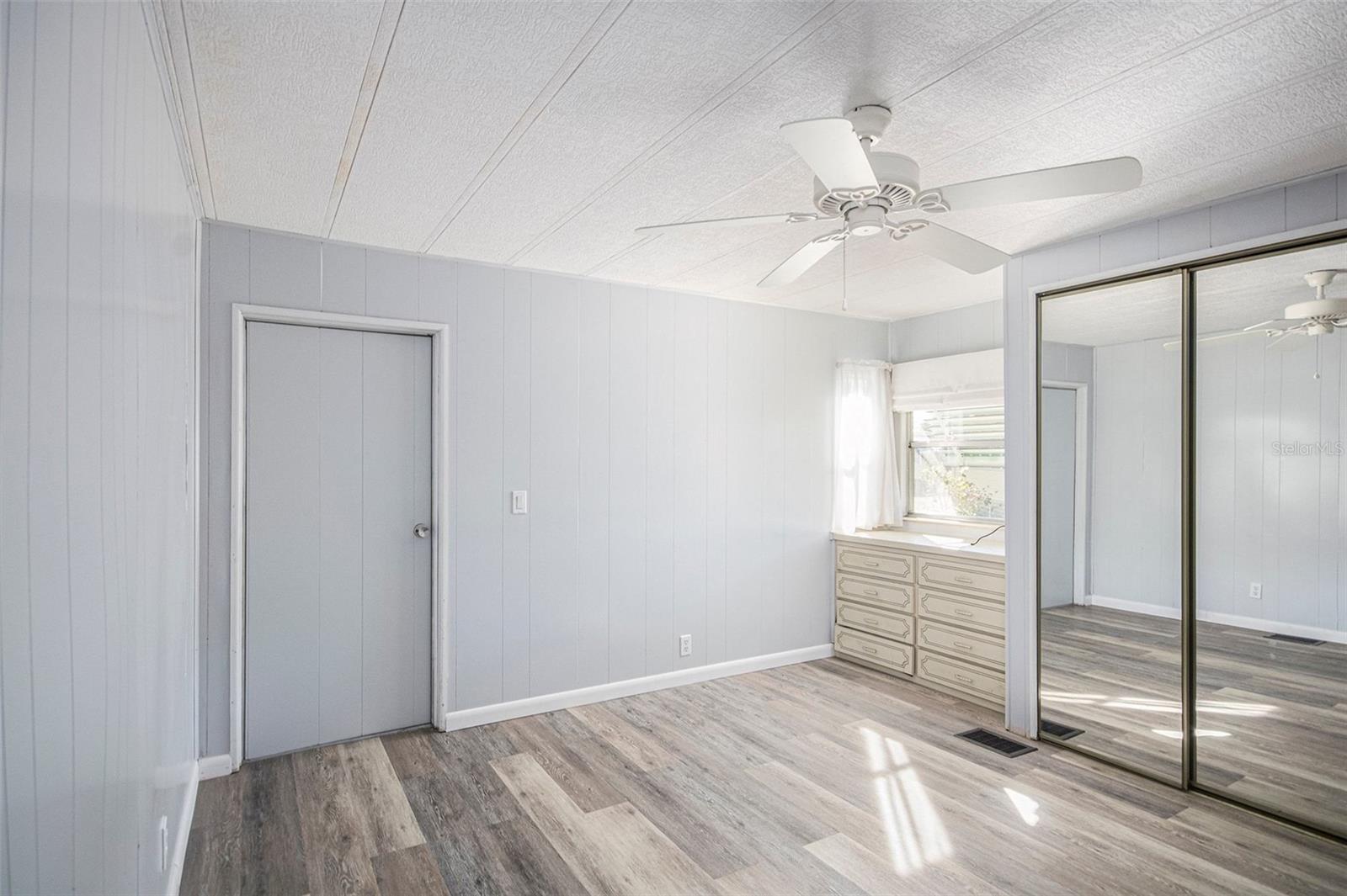 ZELLWOOD STATION - Residential