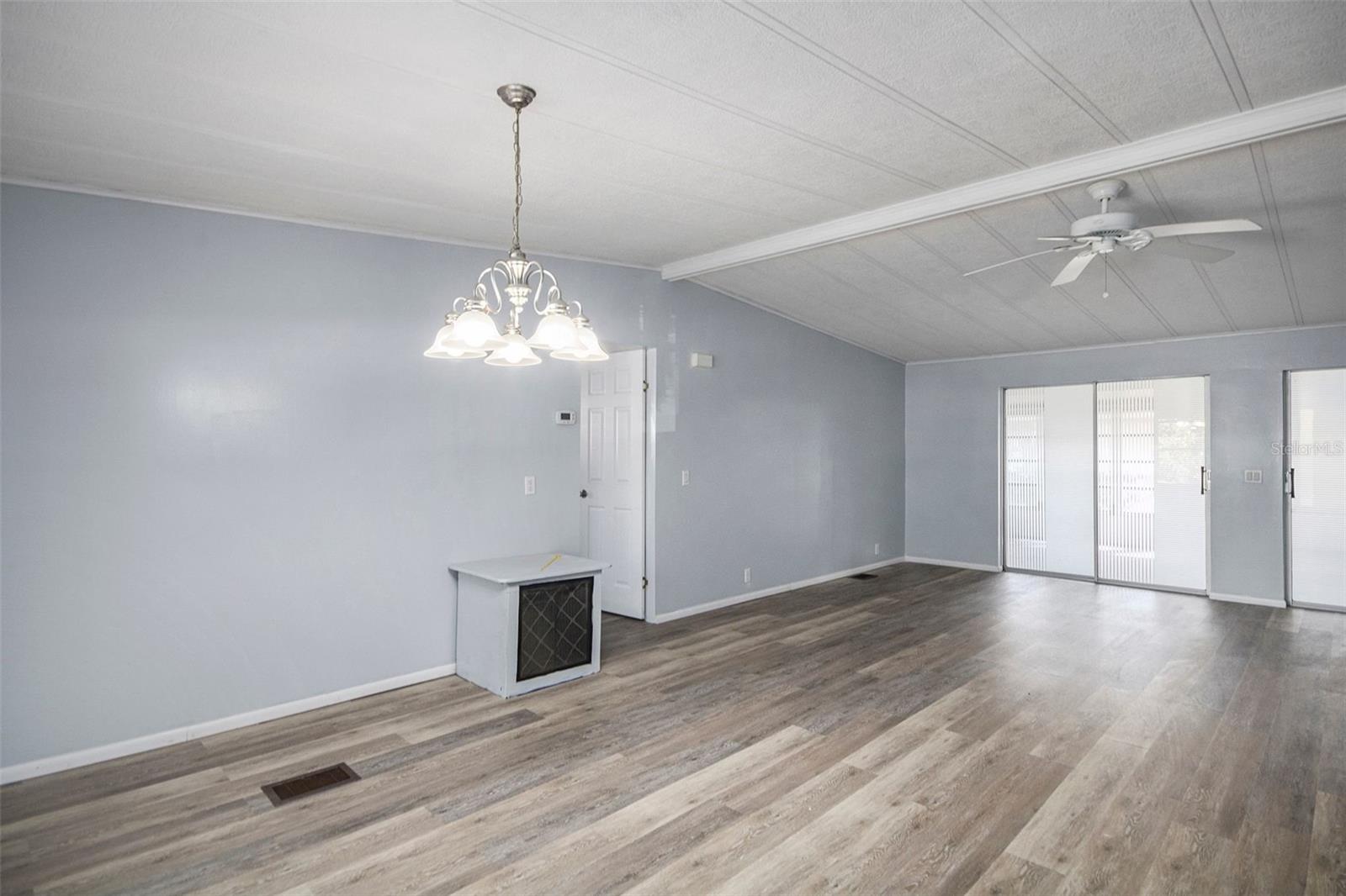 ZELLWOOD STATION - Residential