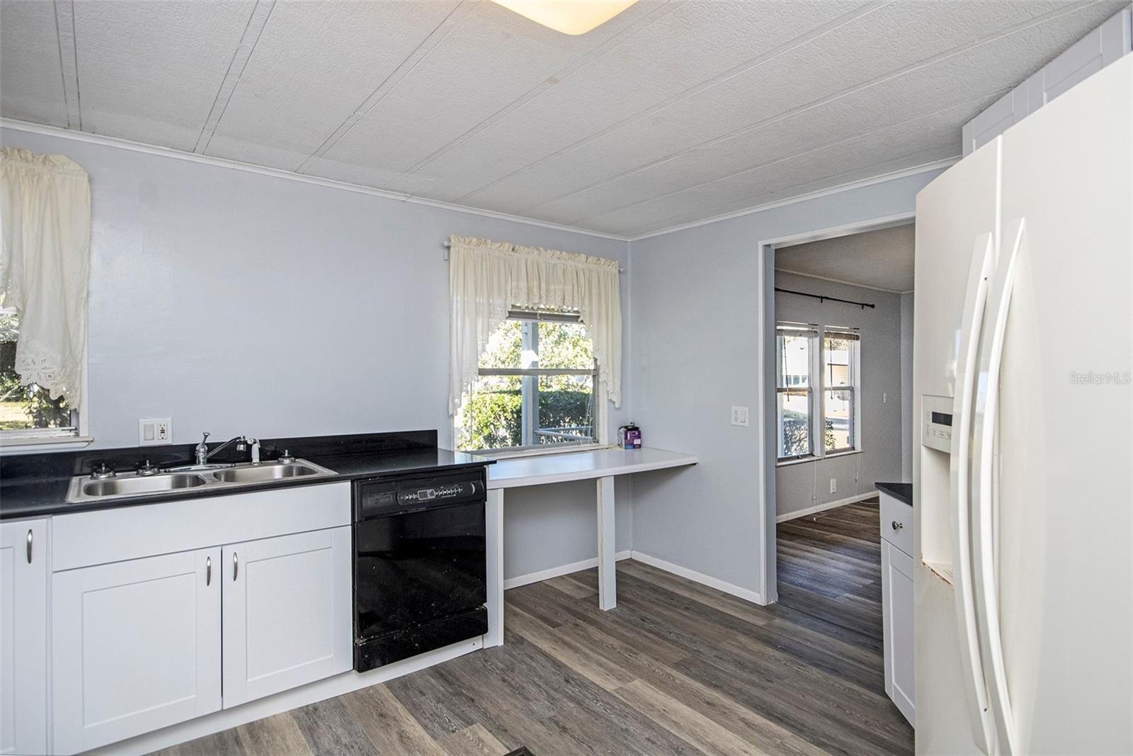 ZELLWOOD STATION - Residential