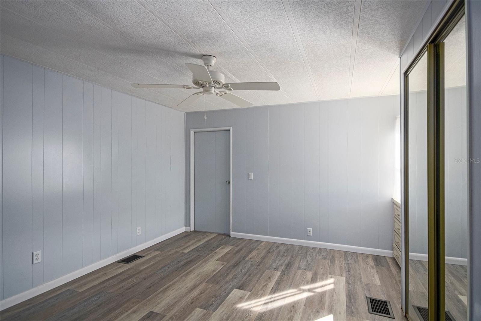 ZELLWOOD STATION - Residential