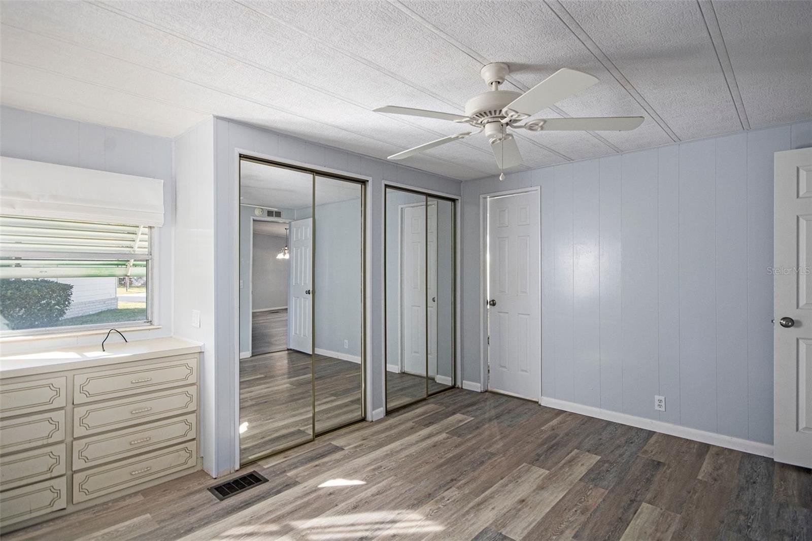 ZELLWOOD STATION - Residential