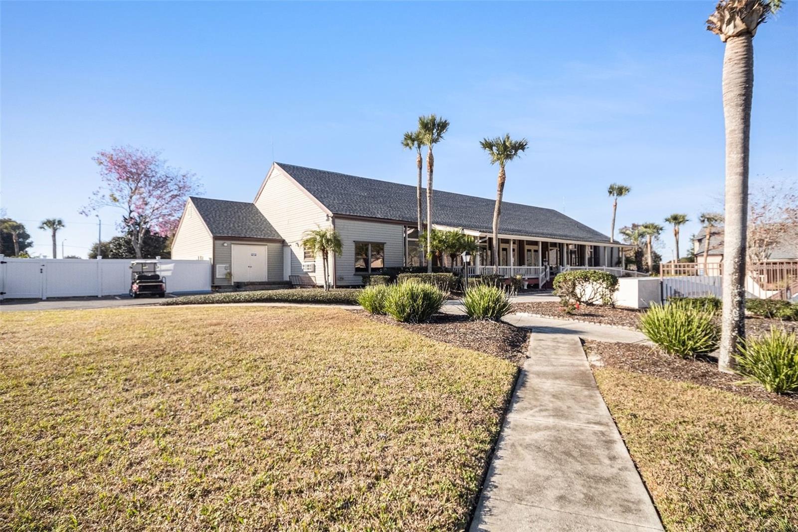 ZELLWOOD STATION - Residential