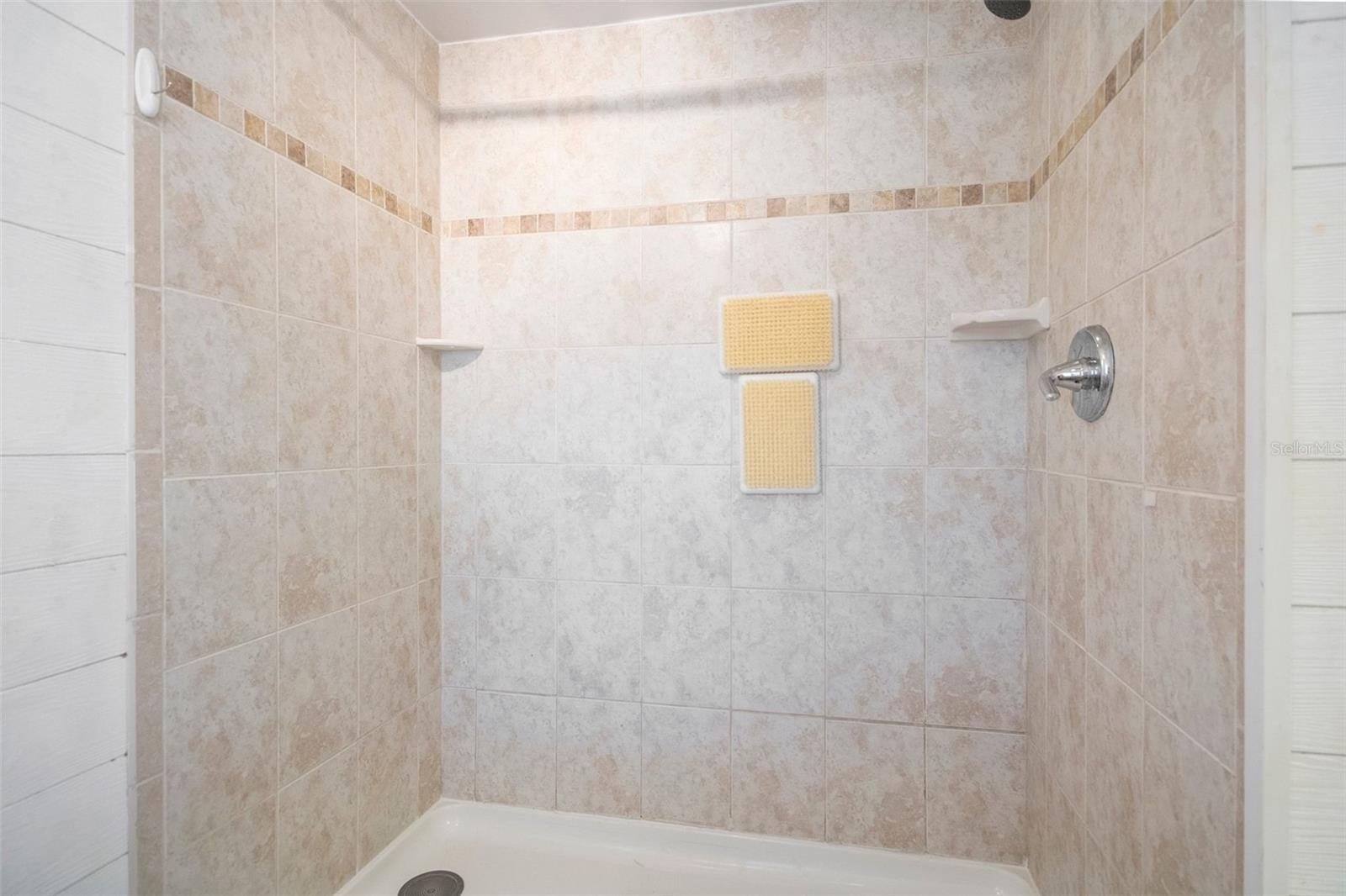 ZELLWOOD STATION - Residential