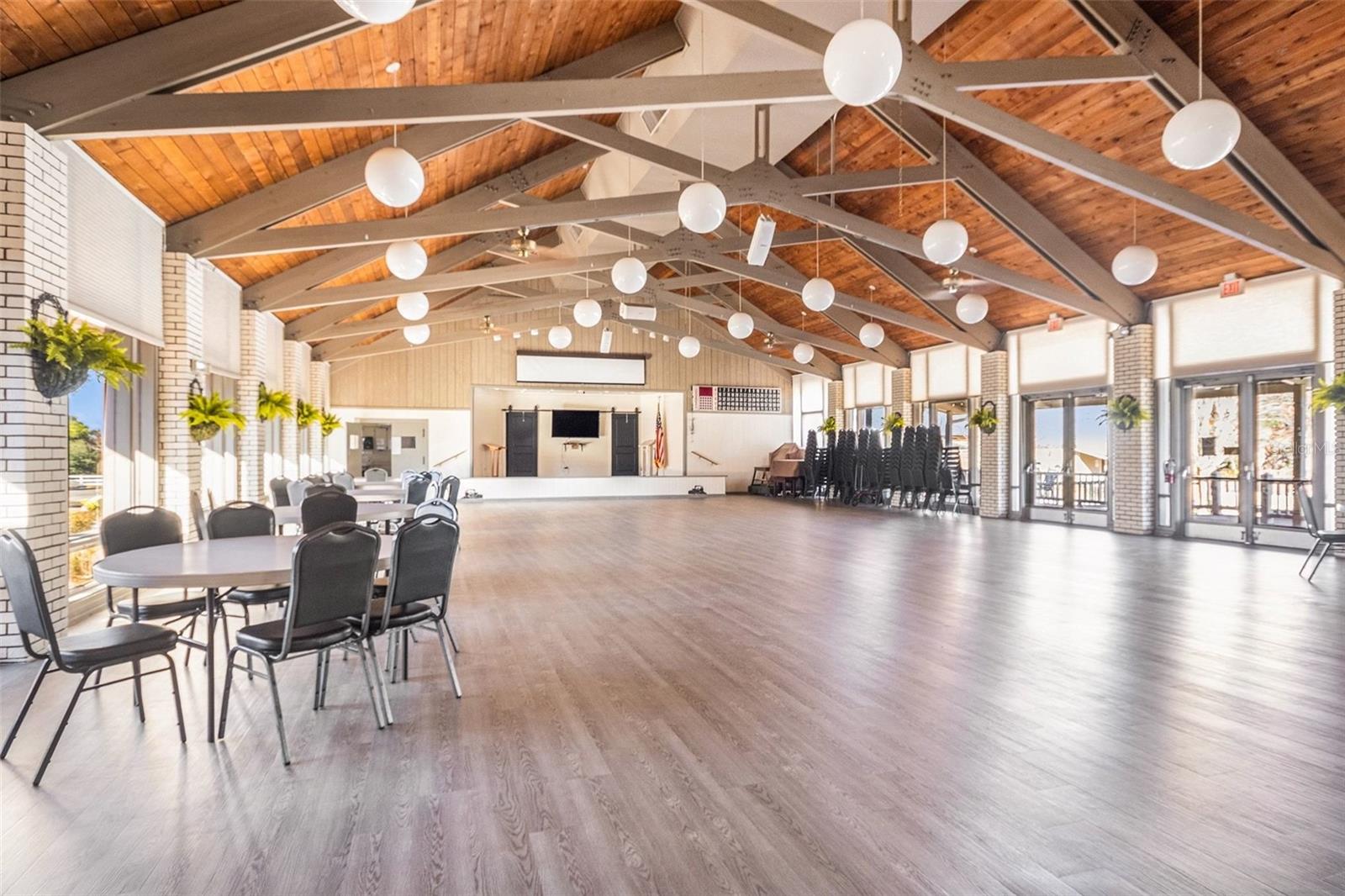 ZELLWOOD STATION - Residential