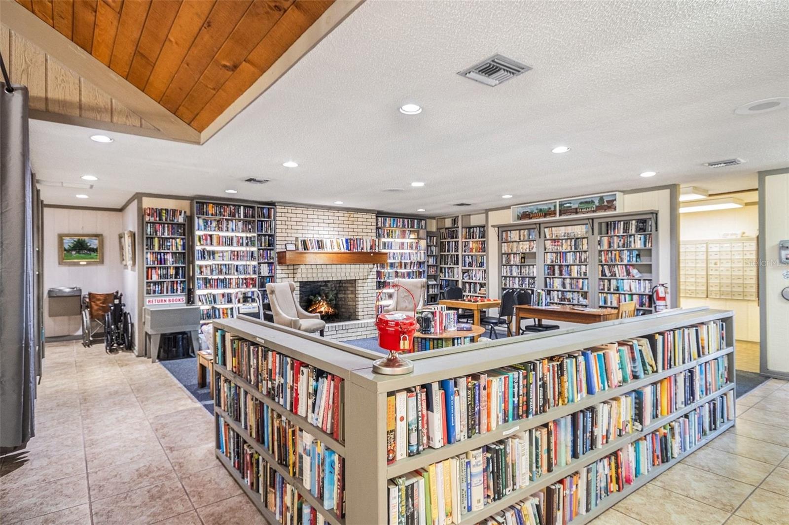 ZELLWOOD STATION - Residential