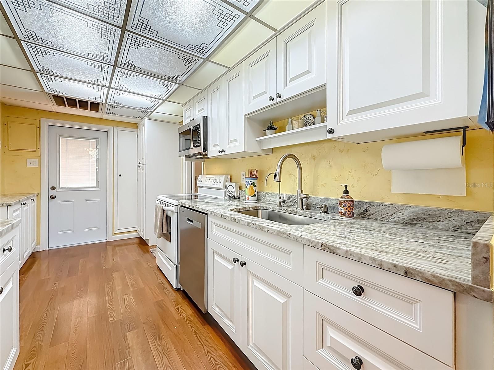 BURNSIDE AT LELLMAN - Residential