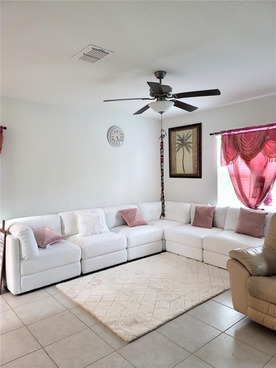 Photo of 1821 Yellow Trail, Lakeland, FL 33801 (MLS # L4965723)