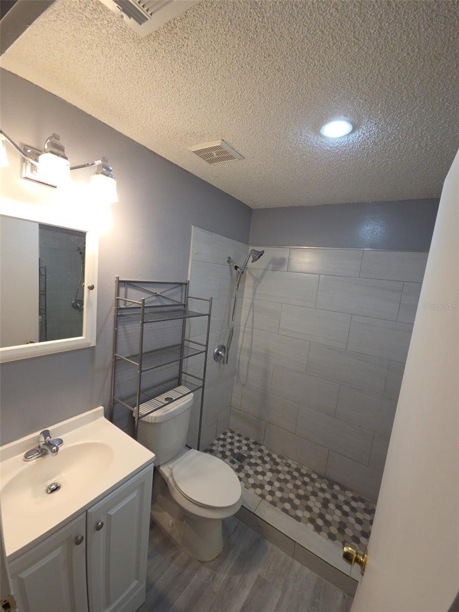 UNIVERSITY SQUARE UNIT 2 - Residential