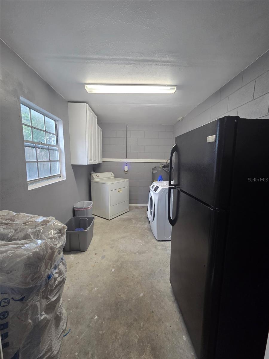 UNIVERSITY SQUARE UNIT 2 - Residential