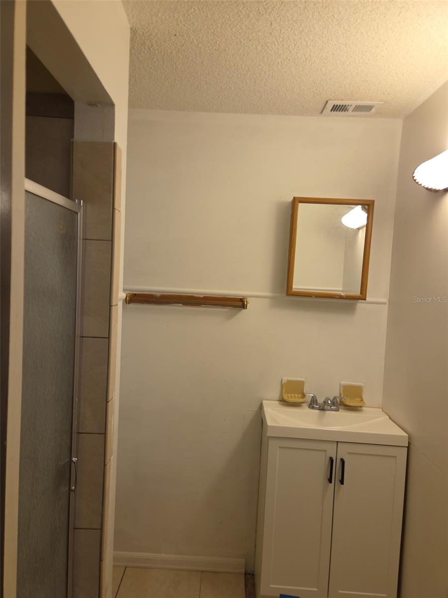 UNIVERSITY SQUARE UNIT 2 - Residential