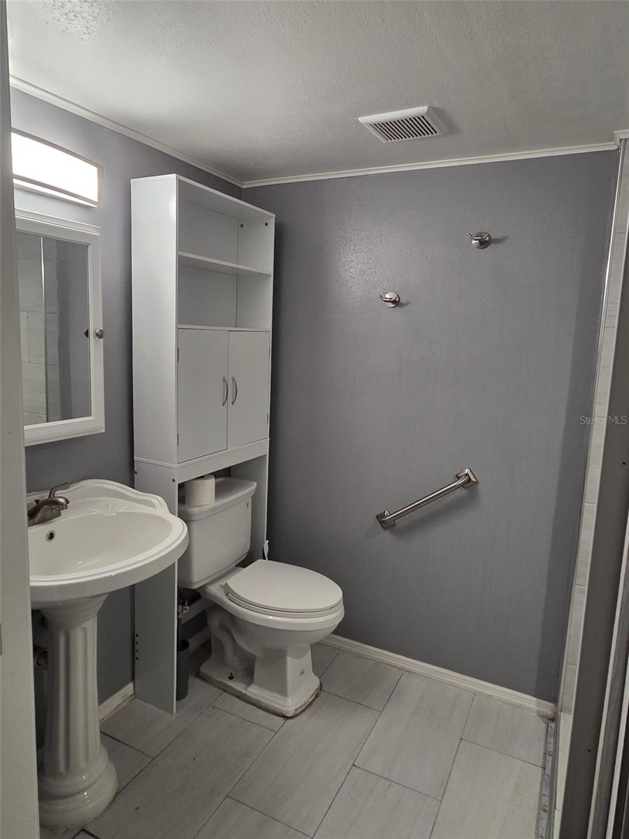 UNIVERSITY SQUARE UNIT 2 - Residential