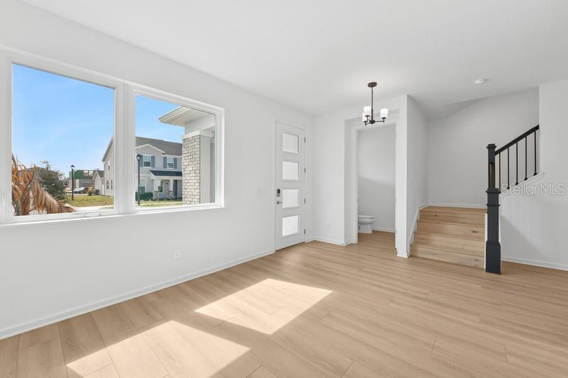 1821 CROWNCREST DRIVE