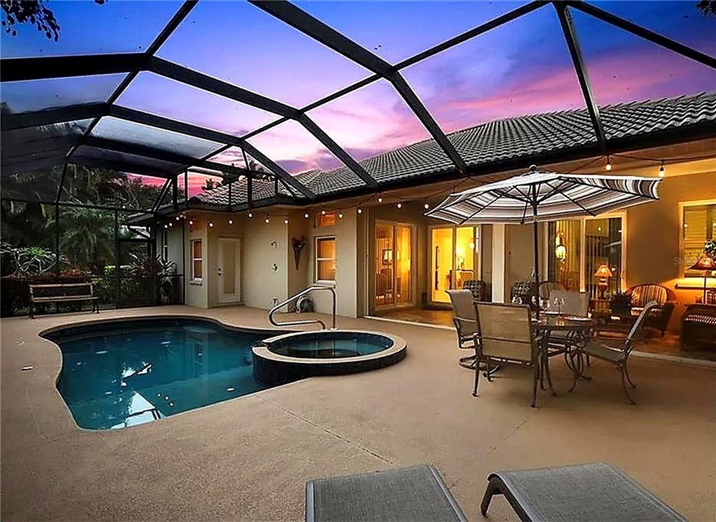 Photo of 4801 Edgemont Court, Sarasota, FL 34233 (MLS # A4687407)