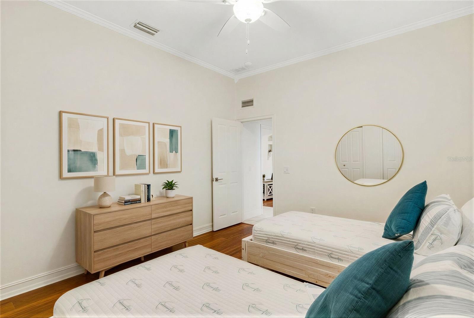 EDGEMONT - Residential