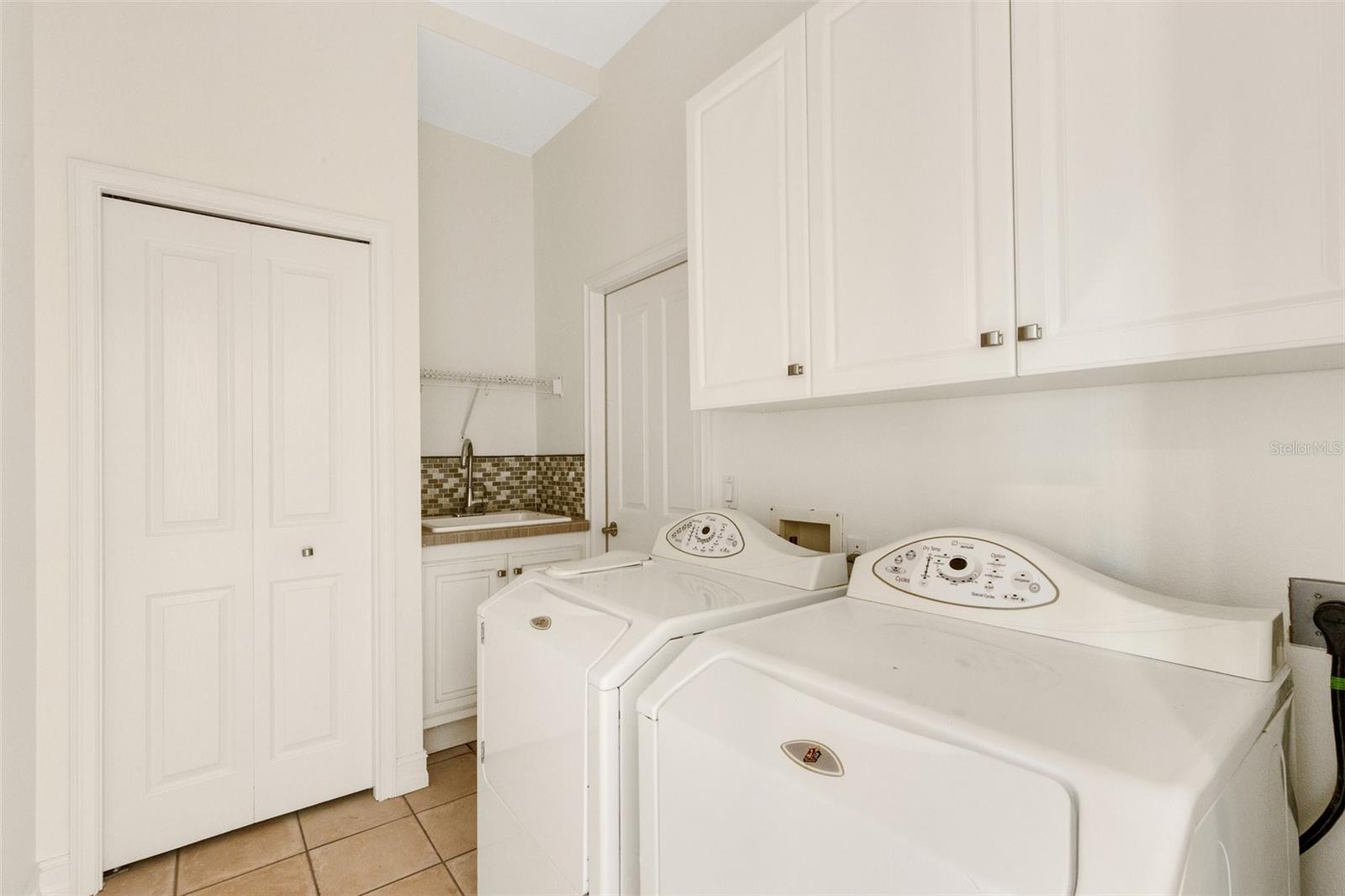 EDGEMONT - Residential