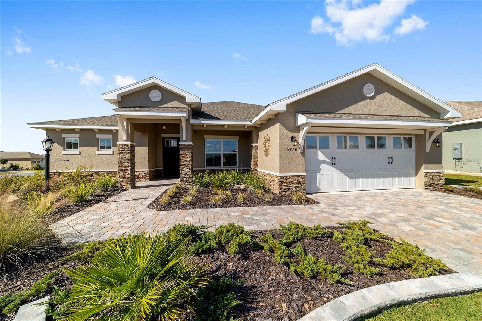 ON TOP OF THE WORLD - Residential