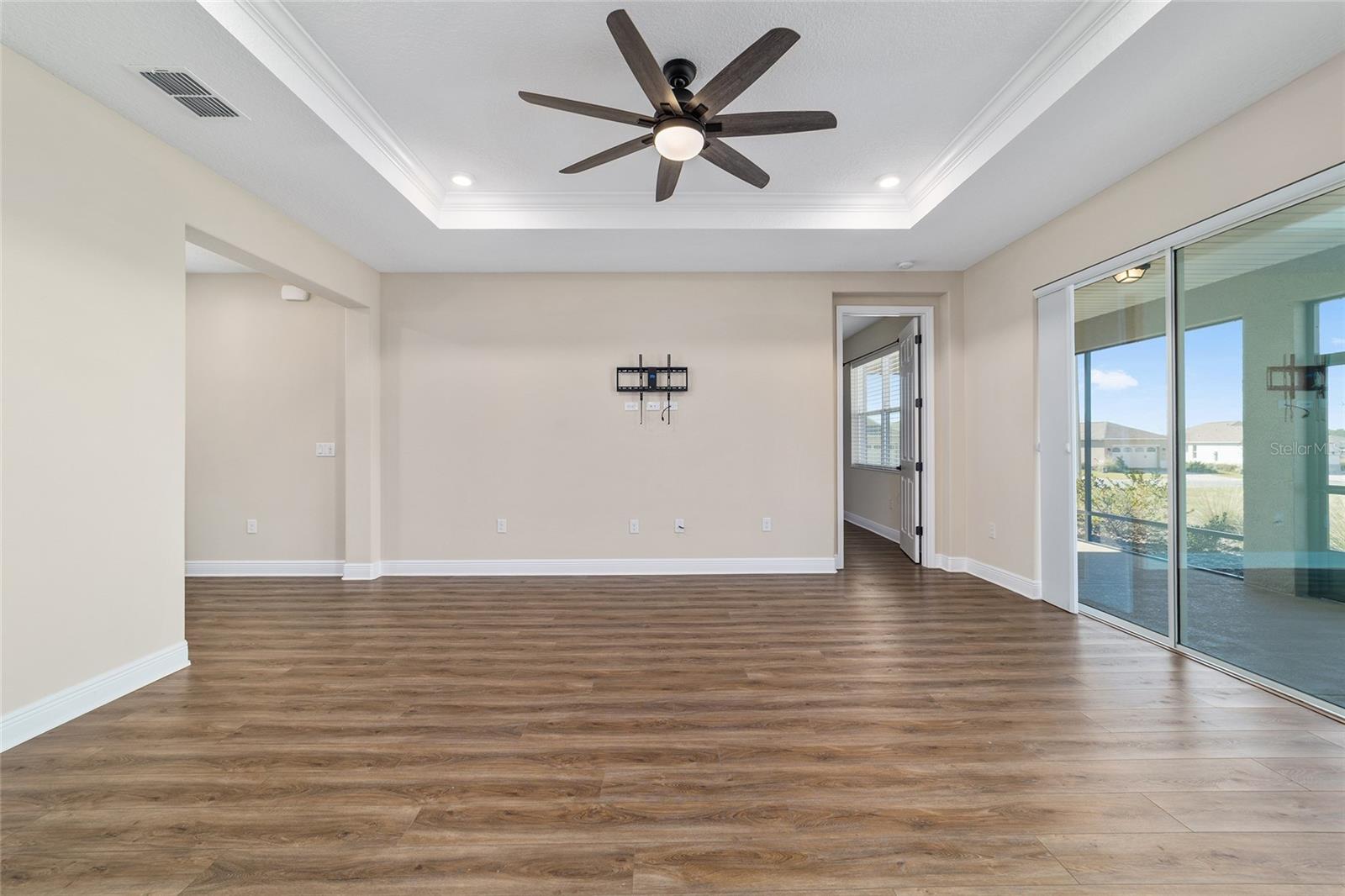 ON TOP OF THE WORLD - Residential