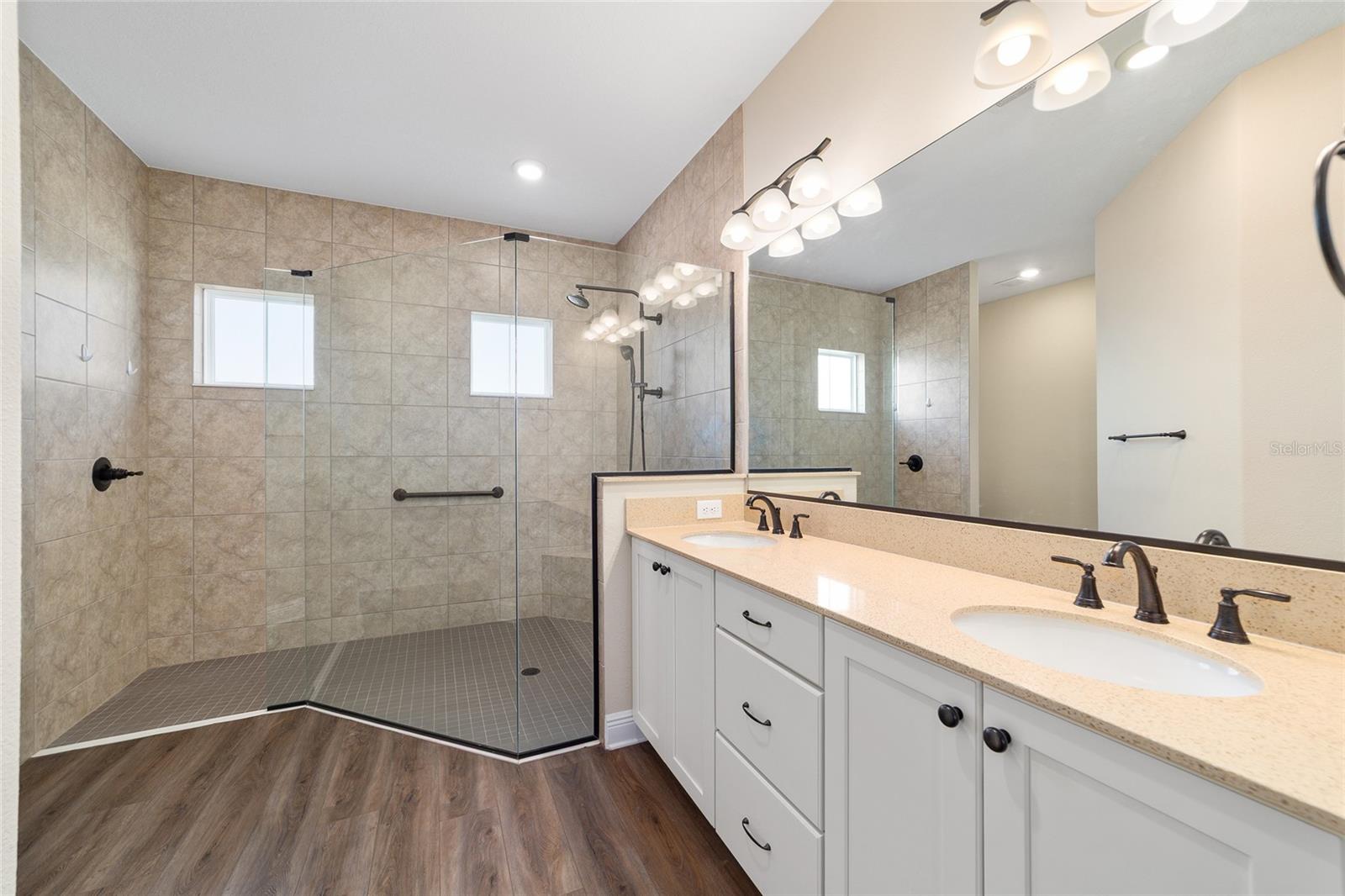 ON TOP OF THE WORLD - Residential