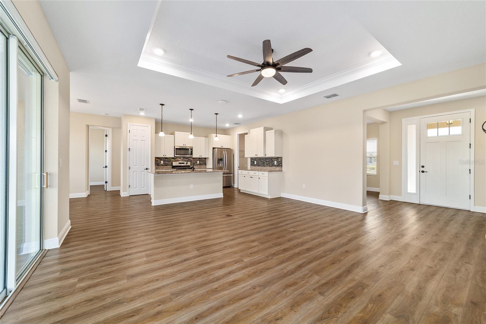 ON TOP OF THE WORLD - Residential